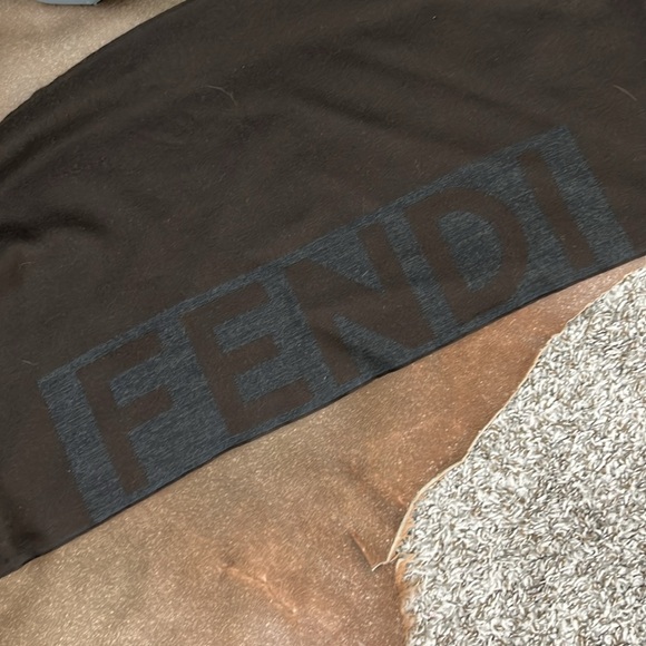 FEDNI Wool Insertia Brown Gray Fringe Unisex Scarf - Picture 2 of 7